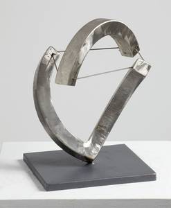 Kreisteilung, Bogen schwebend, Edelstahl, 2008, H 21 cm