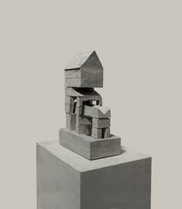 F. Grieshaber, Neus Haus, Beton, 2015, H 44 cm