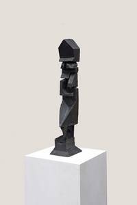 G. Grieshaber, Neue Figur mit Haus, Bronze, 2014, H 49 cm